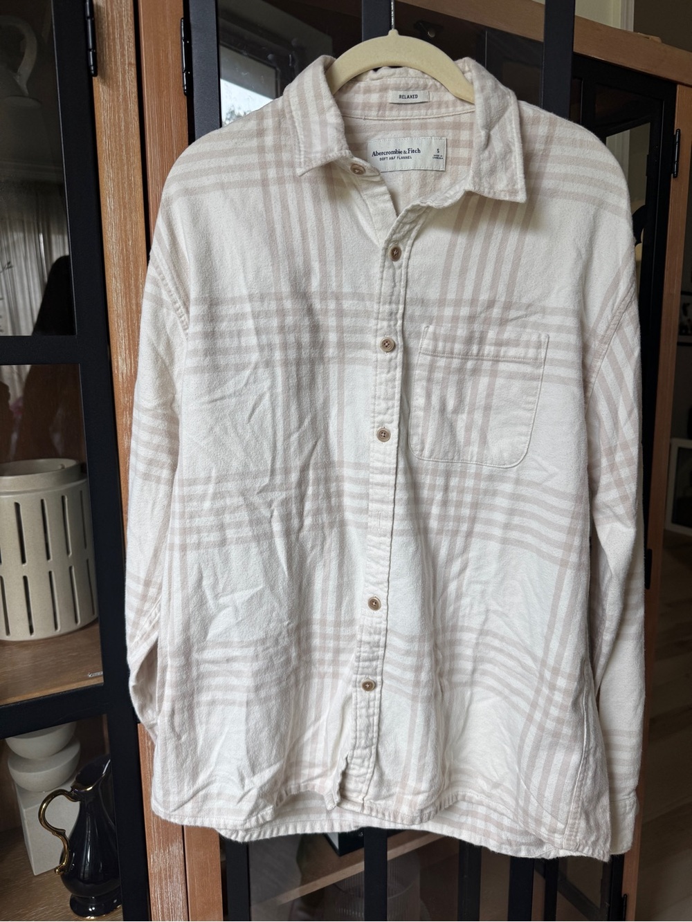 Abercrombie flannel long sleeve shirt button down collar plaid beige cotton soft